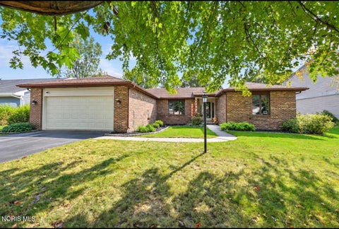 Homes For Sale - 6857 Greentree Lane<br/> Maumee, OH 43537