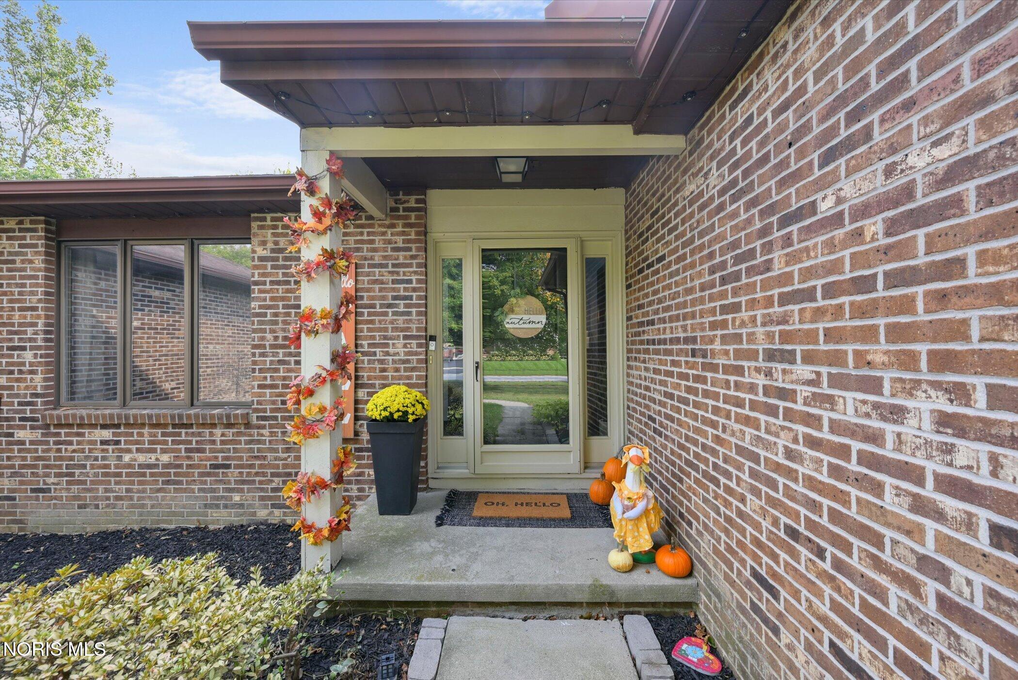 6857 Greentree Lane