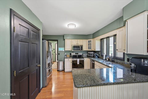 Tiny photo for 6857 Greentree Lane, Maumee, OH 43537 (MLS # 10014210)