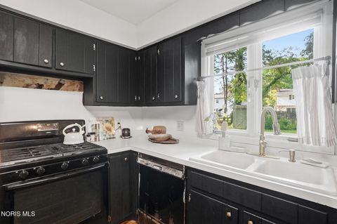 Tiny photo for 5743 E Candlestick Court, Toledo, OH 43615 (MLS # 10009840)