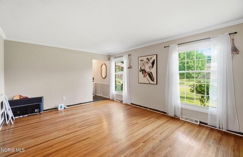 Tiny photo for 5743 E Candlestick Court, Toledo, OH 43615 (MLS # 10009840)