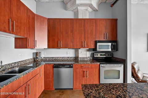 Tiny photo for 745 Washington Street #Apt 305, Toledo, OH 43604 (MLS # 10003941)