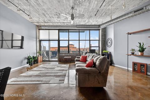 Tiny photo for 745 Washington Street #Apt 305, Toledo, OH 43604 (MLS # 10003941)