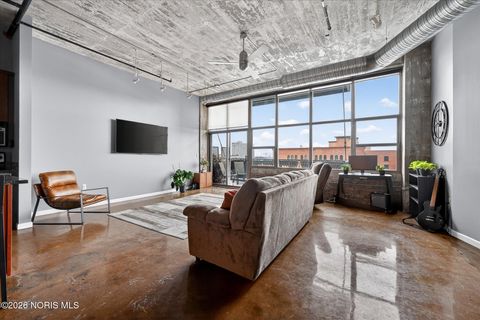 Tiny photo for 745 Washington Street #Apt 305, Toledo, OH 43604 (MLS # 10003941)