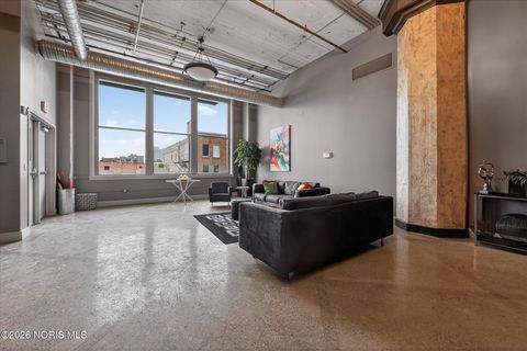 Tiny photo for 745 Washington Street #Apt 305, Toledo, OH 43604 (MLS # 10003941)