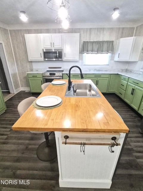 Tiny photo for 1695 N Union Street, Fostoria, OH 44830 (MLS # 10010459)