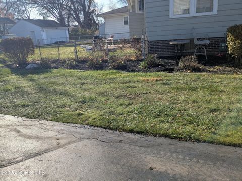 Tiny photo for 1261 Glenview Road, Toledo, OH 43614 (MLS # 10001772)