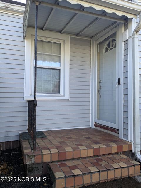 Tiny photo for 1261 Glenview Road, Toledo, OH 43614 (MLS # 10001772)