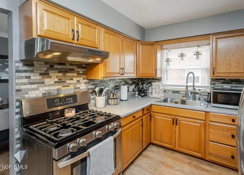 Tiny photo for 3517 Douglas Road, Toledo, OH 43606 (MLS # 10011590)