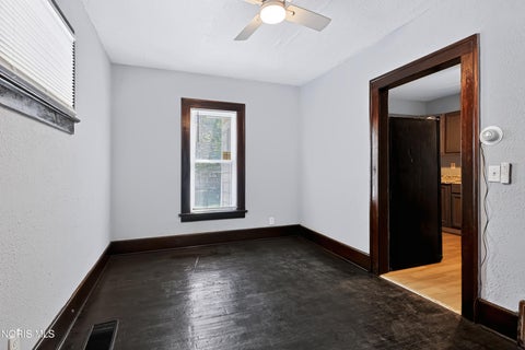 Tiny photo for 1045 Nebraska Avenue, Toledo, OH 43607 (MLS # 10012942)