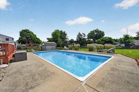 Tiny photo for 551 Indian Ridge Trail, Rossford, OH 43460 (MLS # 10009398)