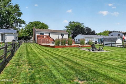 Tiny photo for 551 Indian Ridge Trail, Rossford, OH 43460 (MLS # 10009398)