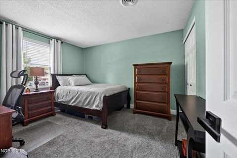 Tiny photo for 551 Indian Ridge Trail, Rossford, OH 43460 (MLS # 10009398)