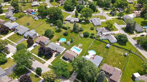 Tiny photo for 551 Indian Ridge Trail, Rossford, OH 43460 (MLS # 10009398)