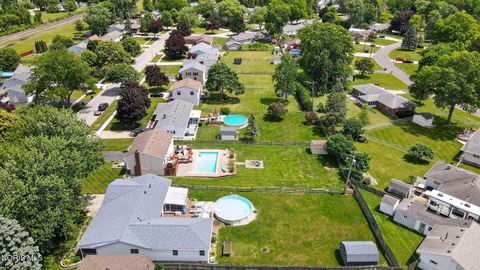 Tiny photo for 551 Indian Ridge Trail, Rossford, OH 43460 (MLS # 10009398)