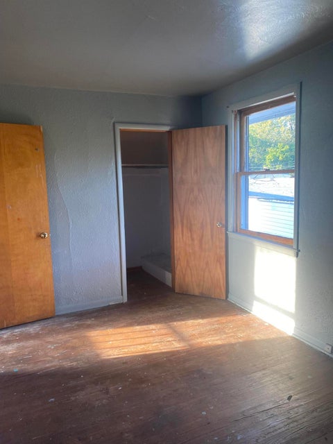 Tiny photo for 1238 N Ontario Street, Toledo, OH 43604 (MLS # 10013517)