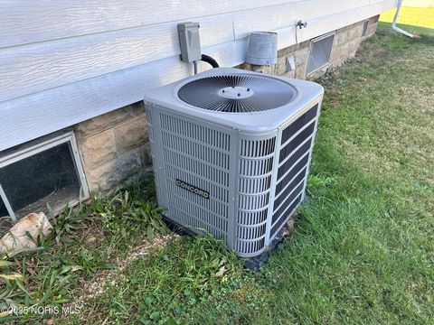 Tiny photo for 140 Hobson Street, Bellevue, OH 44811 (MLS # 10006418)