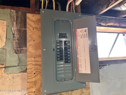 Tiny photo for 140 Hobson Street, Bellevue, OH 44811 (MLS # 10006418)