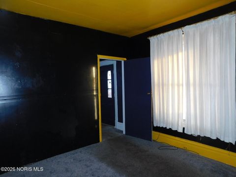 Tiny photo for 924 Pinewood Avenue, Toledo, OH 43607 (MLS # 10003430)