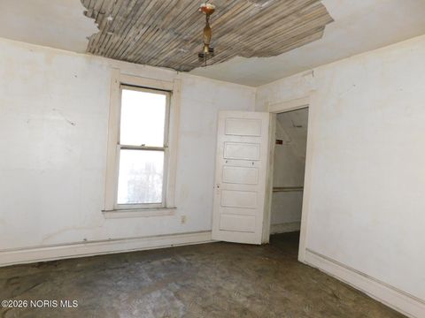 Tiny photo for 924 Pinewood Avenue, Toledo, OH 43607 (MLS # 10003430)