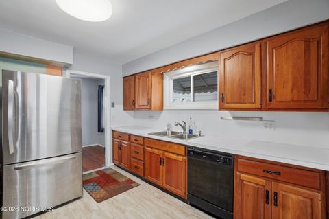 Tiny photo for 1371 Junior Drive, Maumee, OH 43537 (MLS # 10003847)