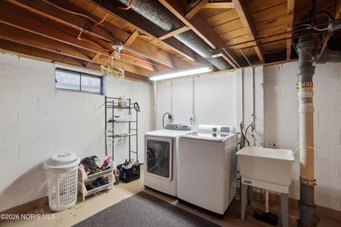 Tiny photo for 1371 Junior Drive, Maumee, OH 43537 (MLS # 10003847)