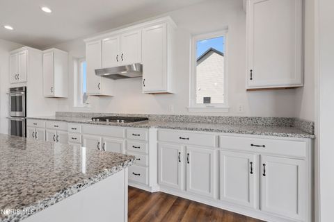 Tiny photo for 4420 Kimball Creek West, Sylvania, OH 43560 (MLS # 10006777)