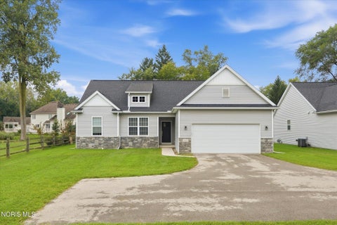 Tiny photo for 3631 N Mccord Road, Toledo, OH 43617 (MLS # 10013856)