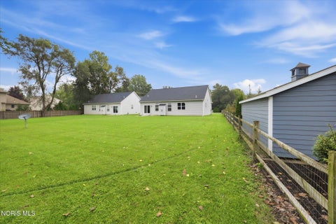 Tiny photo for 3631 N Mccord Road, Toledo, OH 43617 (MLS # 10013856)