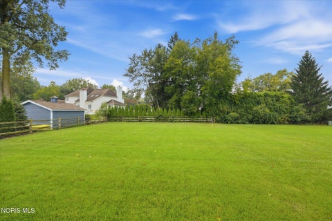Tiny photo for 3631 N Mccord Road, Toledo, OH 43617 (MLS # 10013856)