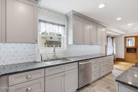 Tiny photo for 1031 Hurd Avenue, Findlay, OH 45840 (MLS # 10013836)