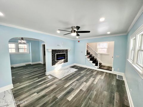 Tiny photo for 1953 Talbot Street, Toledo, OH 43613 (MLS # 10004766)