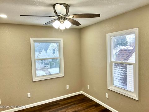 Tiny photo for 1953 Talbot Street, Toledo, OH 43613 (MLS # 10004766)