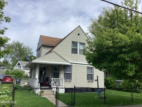Homes For Sale - 3212 Cambridge Street<br/> Toledo, OH 43610