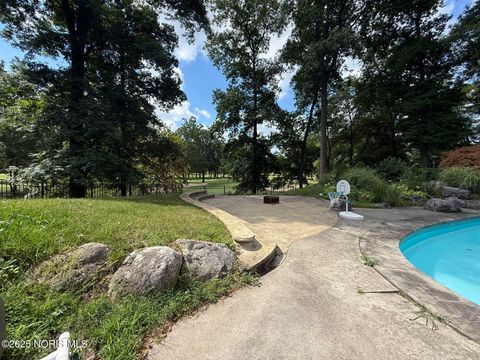 Tiny photo for 6649 Mill Ridge Road, Maumee, OH 43537 (MLS # 10000550)