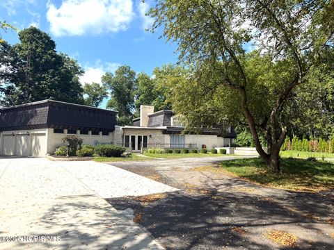 Tiny photo for 6649 Mill Ridge Road, Maumee, OH 43537 (MLS # 10000550)