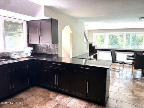 Tiny photo for 6649 Mill Ridge Road, Maumee, OH 43537 (MLS # 10000550)