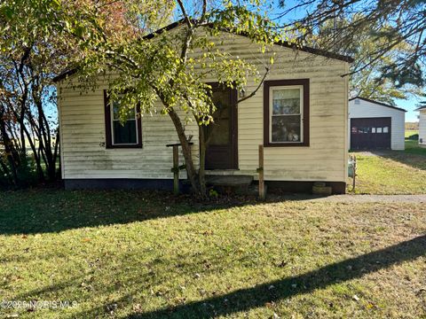 Tiny photo for 203 Eastwood Avenue, Oregon, OH 43616 (MLS # 10000623)
