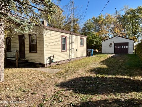 Tiny photo for 203 Eastwood Avenue, Oregon, OH 43616 (MLS # 10000623)