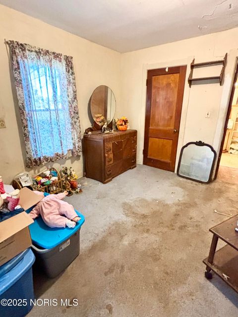 Tiny photo for 203 Eastwood Avenue, Oregon, OH 43616 (MLS # 10000623)