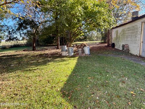 Tiny photo for 203 Eastwood Avenue, Oregon, OH 43616 (MLS # 10000623)