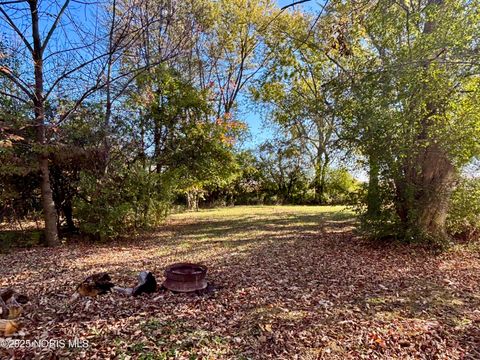 Tiny photo for 203 Eastwood Avenue, Oregon, OH 43616 (MLS # 10000623)