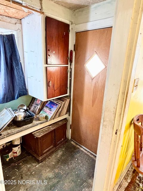 Tiny photo for 203 Eastwood Avenue, Oregon, OH 43616 (MLS # 10000623)