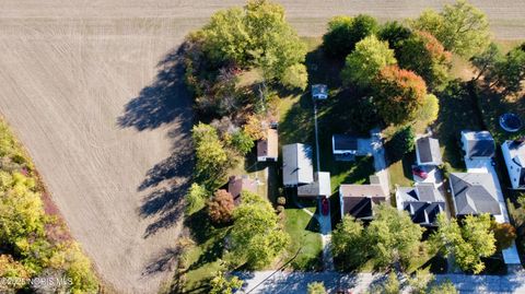 Tiny photo for 203 Eastwood Avenue, Oregon, OH 43616 (MLS # 10000623)