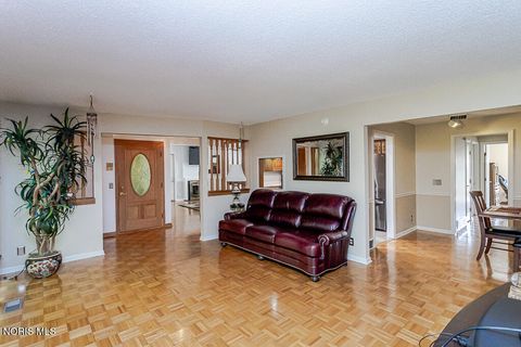 Tiny photo for 29642 E River Road, Perrysburg, OH 43551 (MLS # 10009087)