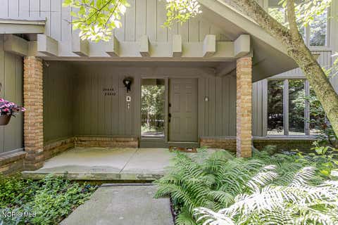 Tiny photo for 29642 E River Road, Perrysburg, OH 43551 (MLS # 10009087)