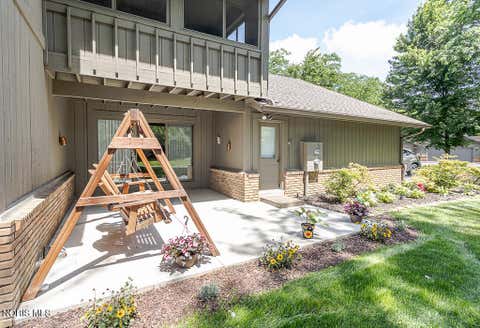 Tiny photo for 29642 E River Road, Perrysburg, OH 43551 (MLS # 10009087)