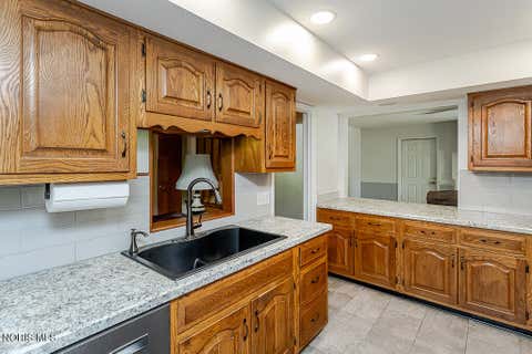 Tiny photo for 29642 E River Road, Perrysburg, OH 43551 (MLS # 10009087)