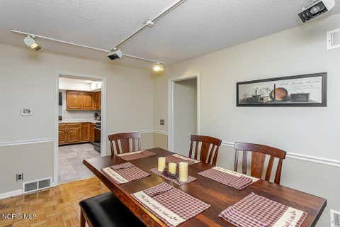 Tiny photo for 29642 E River Road, Perrysburg, OH 43551 (MLS # 10009087)