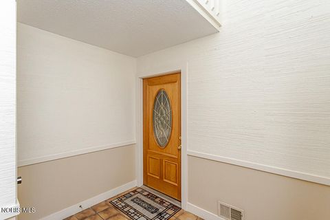 Tiny photo for 29642 E River Road, Perrysburg, OH 43551 (MLS # 10009087)